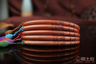 伟健工艺双面雕刻祥云桃木梳 匠心传承，祥瑞随身